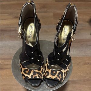Pre-owned Michael Kors Black and Leopard Print Heels